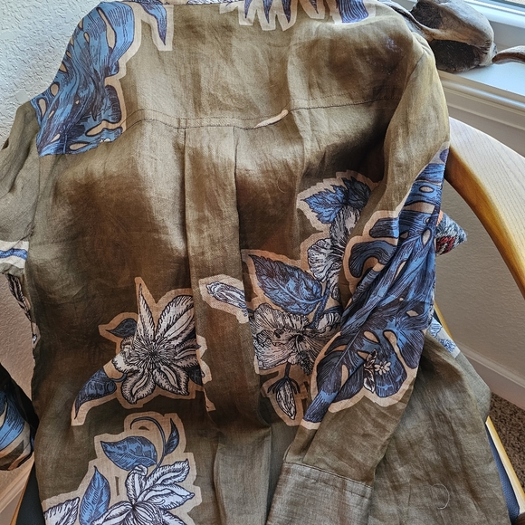 BANANA REPUBLIC BLOUSE NVR WORN TAGS ATTACHED - Picture 4 of 5